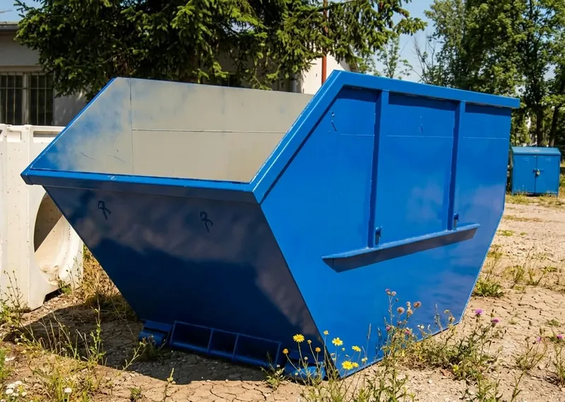 Pojemny kontener 10m³ na lekkie odpady z ociepleń (styropian)